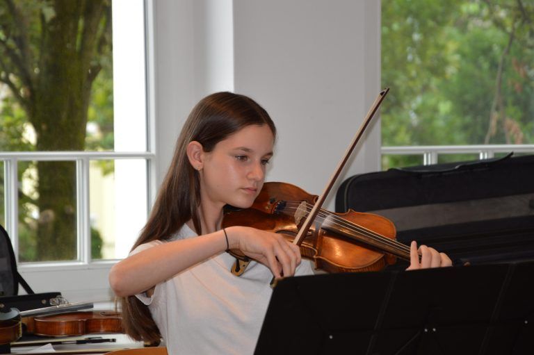 Luisa Ellensohn, Violine 1 - Berührende Abschiedsmatinée in der Rheintalischen Musikschule.