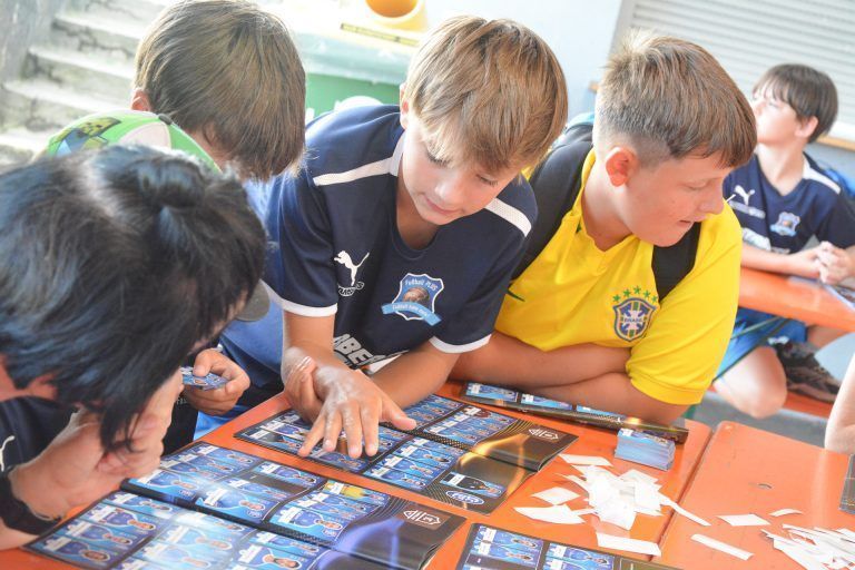 Besonders unter den Nachwuchskindern vom FC ist ein richtiges Sammelfieber ausgebrochen. Sie tauschten intensiv die Spieler untereinander. <span class="copyright"> bvs</span>