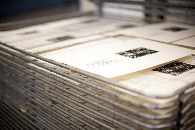 Das Heft wurde in unzähligen Stunden von Hand im Siebdruckverfahren im Druckwerk in Lustenau gedruckt.