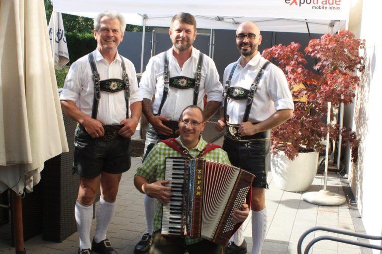 Bregenzer Schuhplattlergruppe.