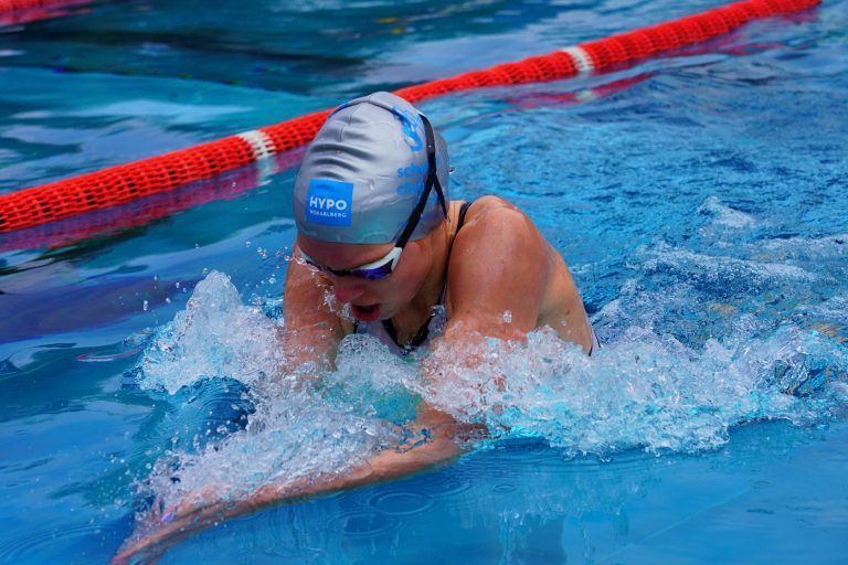 Anabel Huth war mit zwölf Titeln die überragende Teilnehmerin bei der Landesmeisterschaft, holte sich Rang eins in der Pokalwertung und erzielte über 100 m Brust eine neue Vorarlberger Jugendbestleistung.<span class="copyright"> Antal Huth</span>