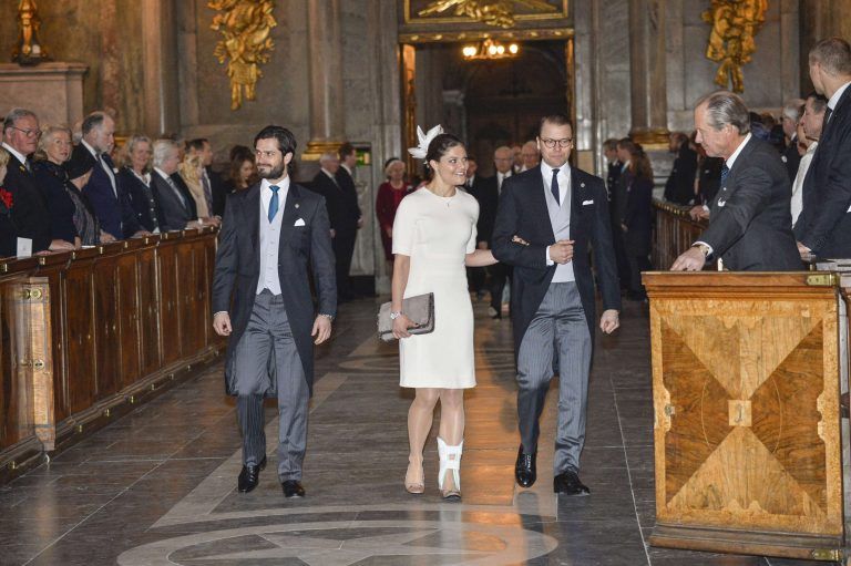Carl Philip (l.) muss als Kronprinz weichen. <span class="copyright">Reuters</span>