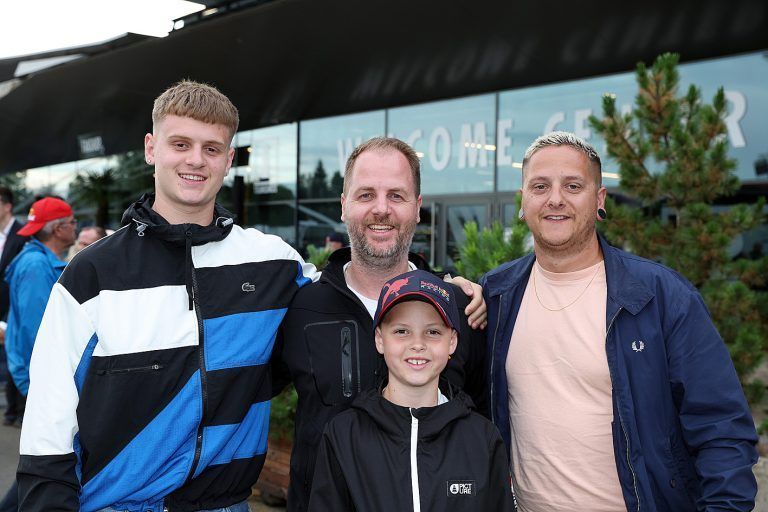 Patrik Nickel aus Götzis mit seinen Söhnen Ryan, Noel und seinem Schwager Patrik zu Besuch in Spielberg. <span class="copyright">Noger</span>