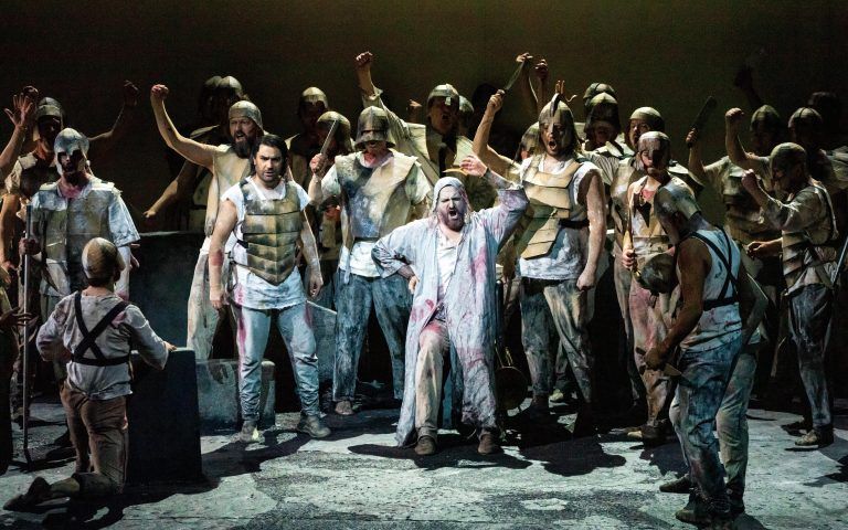 Giuseppe Verdis „Ernani“ in der Regie von Volksoperndirektorin Lotte de Beer ist die Oper im Haus. <span class="copyright">Stiplovsek Dietmar pauschal </span>