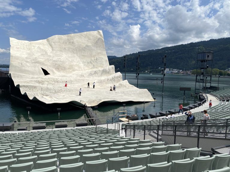 Als die Ruderer in Seenot gerieten, lief gerade die Durchlaufprobe für Madame Butterfly. <span class="copyright">VOL.at/Mayer</span>