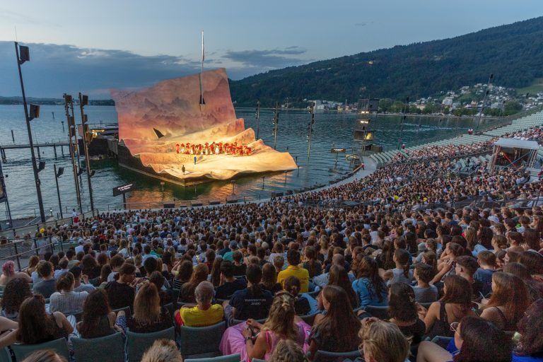Die Premiere von "Madame Butterfly" wird laut Wettervorhersage ohne Regen über die Bühne gehen. <span class="copyright">VN/Stiplovsek</span>