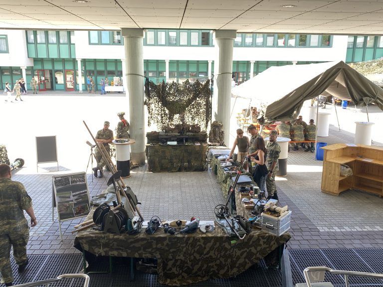 Die Kompanien in der Walgaukasernen bauten Stände auf.<span class="copyright"> VN/RAUch</span>