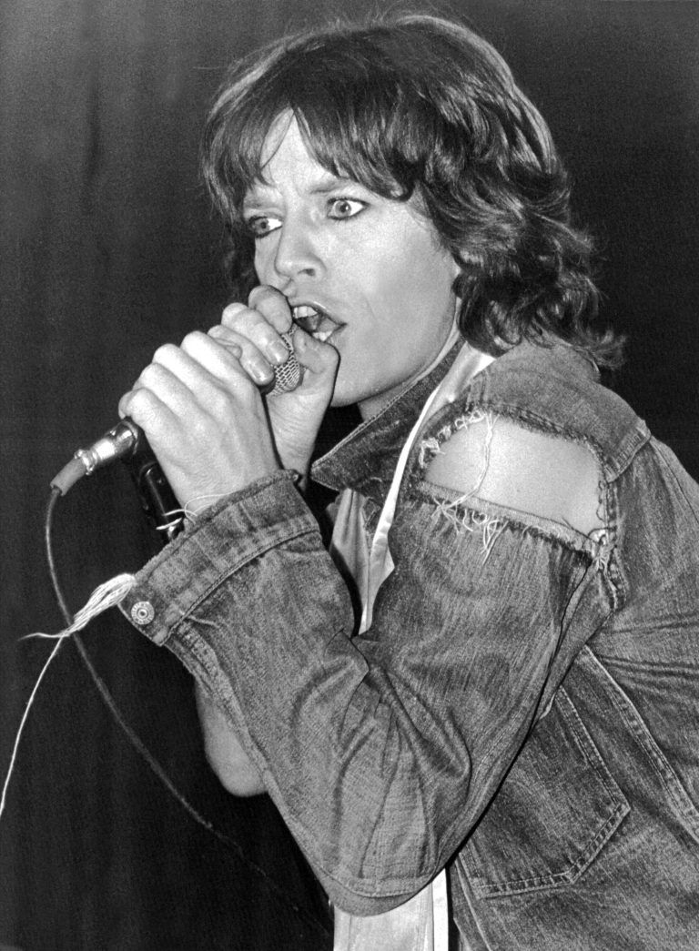Mit seiner charismatischen Persönlichkeit verkörperte er eine Mischung aus Rockstar und Rebell. <span class="copyright">APA/dpa/Werner Baum</span>