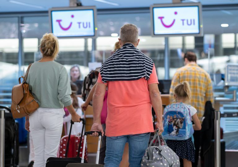 Der Reiseveranstalter TUI hat vorerst bis Mittwoch alle Flüge nach Rhodos storniert. Wie es dann weitergeht, muss aktuell bewertet werden. <span class="copyright">dpa</span>