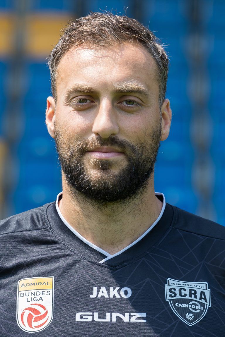 Als ich die Überschrift dazu gelesen habe, dachte ich mir schon: eine wilde Geschichte. Aber ich will mir noch kein Urteil dazu bilden, warte erst einmal die genauen Pläne ab. Die Herren der FIFA haben sich sicher was gedacht dabei. Atdhe Nuhiu, Spieler SCR Altach