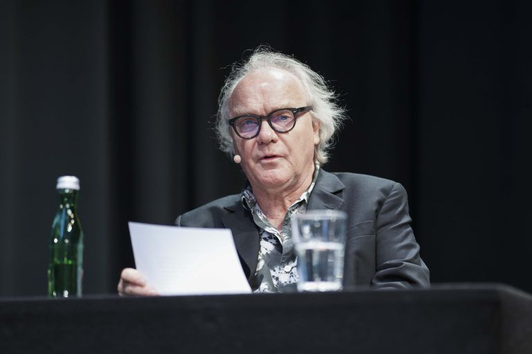 <p class="caption">Michael Köhlmeier über die Ehre und das gekränkte Ich. <span class="media-container dcx_media_rtab" data-dcx_media_config="{}" data-dcx_media_type="rtab"> </span><span class="marker">APA/EVA MANHART</span></p>
