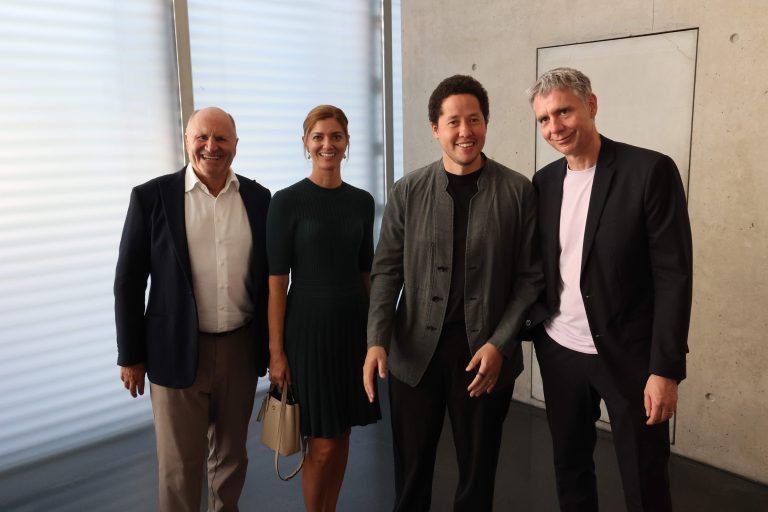 Hans-Peter Metzler und Kathrin Cometto, Künstler Michael Armitage und KUB-Direktor Thomas D. Trummer. AME