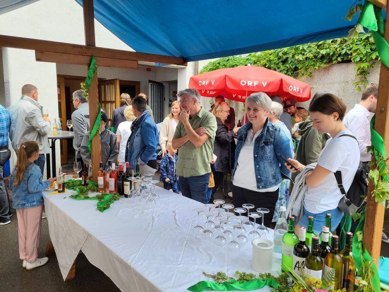 Der Tag der Pflege im Sozialzentrum St. Josef in Au ermöglichte zahlreichen Interessierten, sich über das umfangreiche Pflegeangebot zu informieren.<span class="copyright"> MAM/7</span>