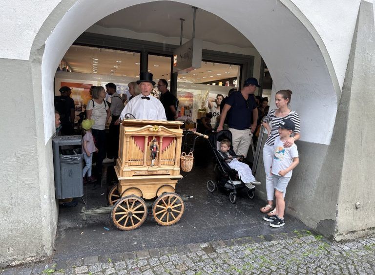 Auch ein Drehorgelspieler unterhielt die Besucher.