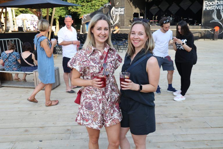 Simone Schedler und Jennifer Kopf von „ZenYoga“.