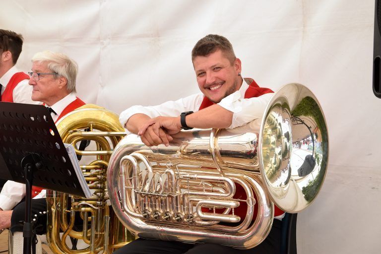 Marcus Wachter mit seiner Tuba war auch dabei.