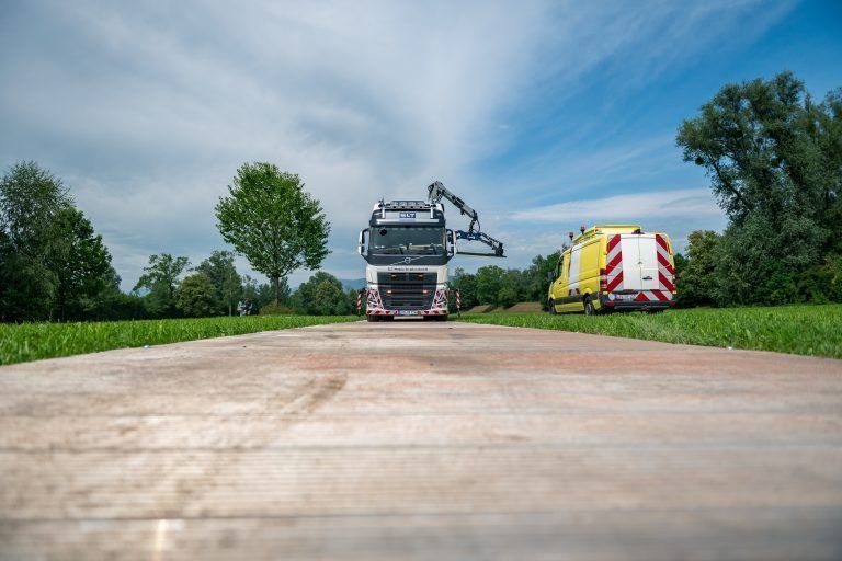 Am Montag wurde bereits mit dem Bau der mobilen Straßen begonnen. 