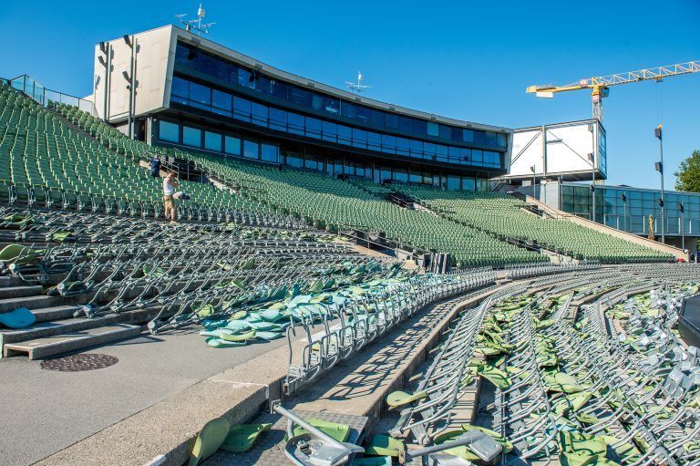 Die alten Klappstühle wurden teilweise verkauft, der Großteil ist allerdings im Schredder gelandet.