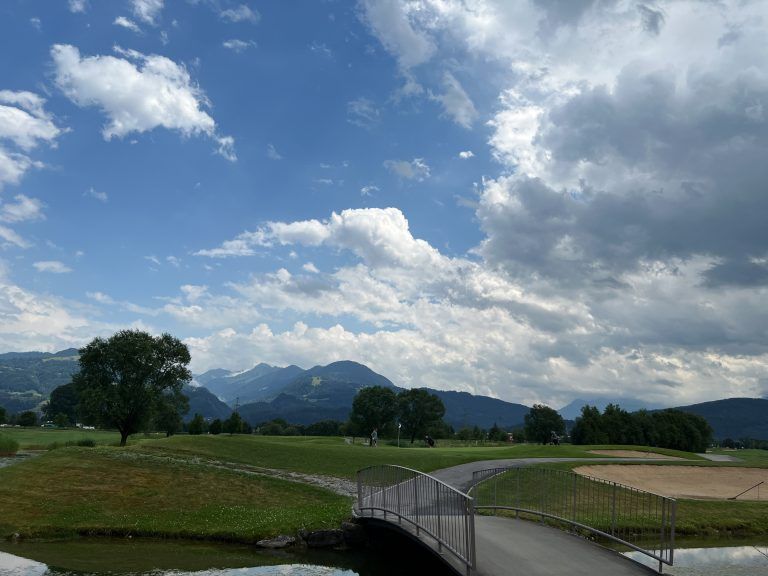 Der Wettergott zeigte sich beim Charity-Golfspiel oft von seiner sonnigen Seite.