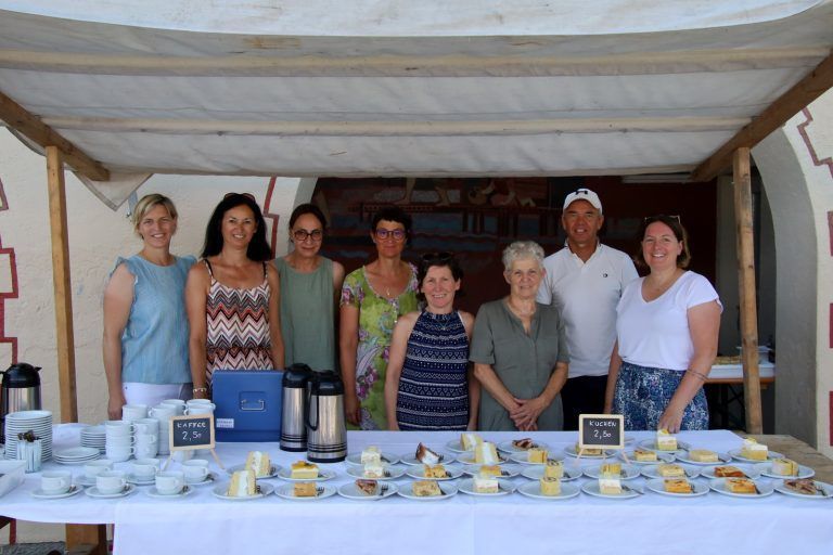 Das Pfarrgemeinderat-Team verwöhnte mit Kuchen und Kaffee.
