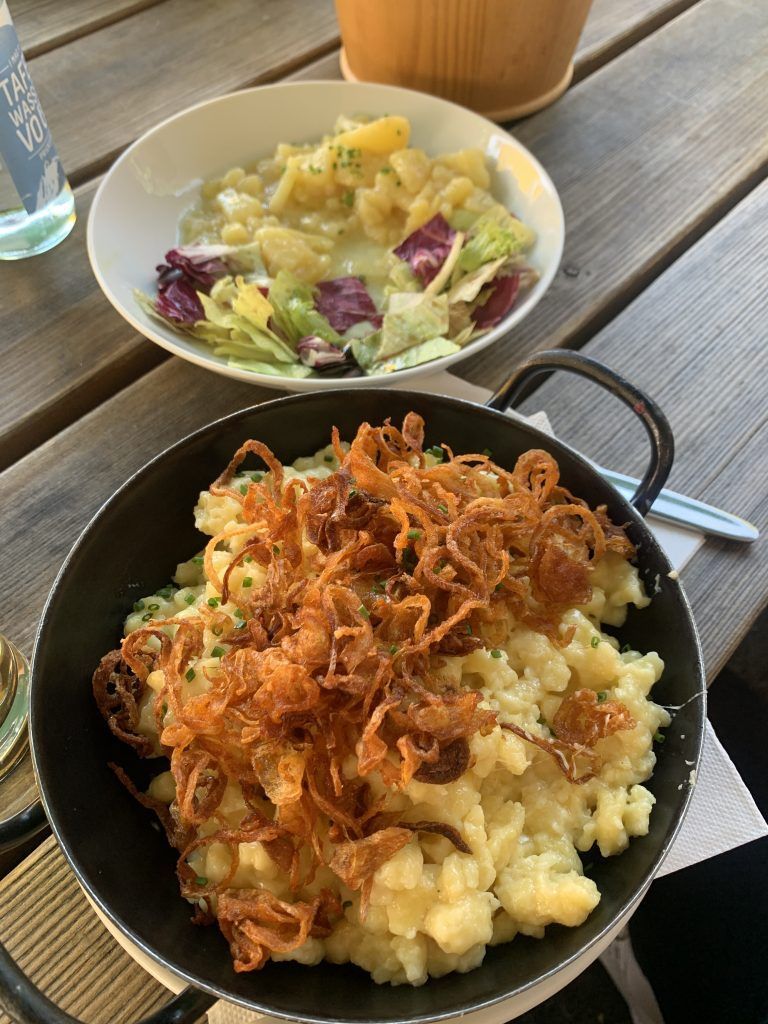 Viele wählten im Alpengasthof Gamperdona Käsknöpfle, andere wiederum Gulasch oder ein Linsen-Curry.