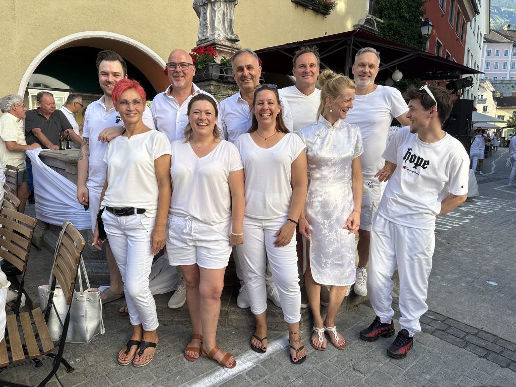 Ganz in Weiß in der Bludenzer Rathausgasse