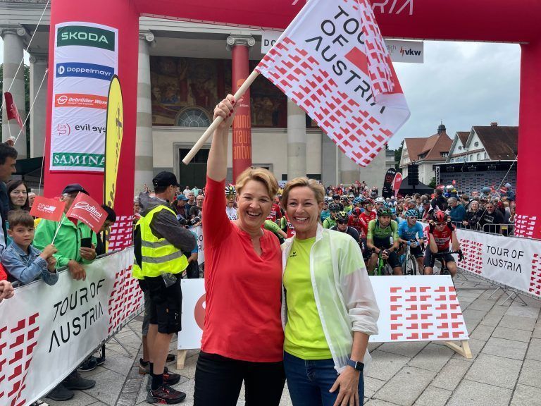 Dornbirns Bürgermeister Andrea Kaufmann und Sport-Landesrätin Martina Rüscher.
