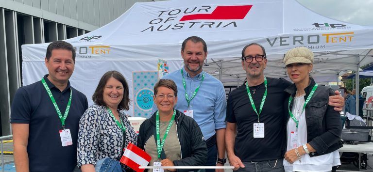 Harald und Birgit Giesinger, Nina und Roman Giesinger, Armin und Conny Chiosola (v. l.).