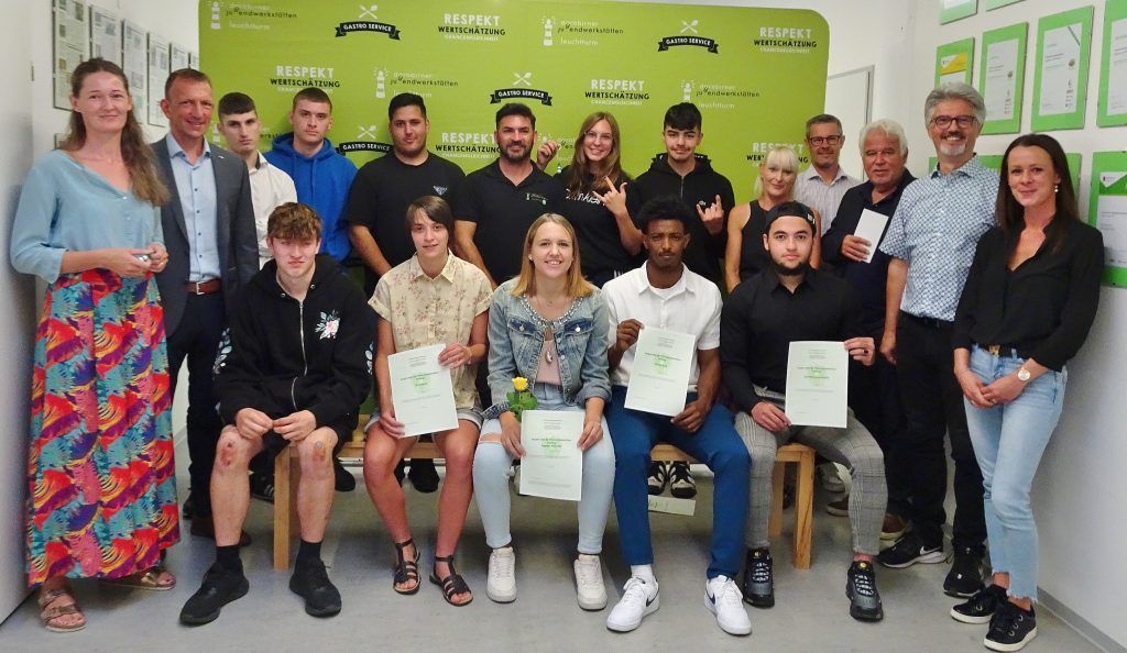 Projekt Leuchtturm lud zur feierlichen Zeugnisverteilung nach Dornbirn