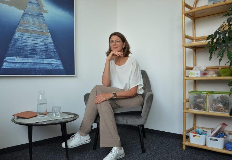 Fürs Einzel-Coaching hat Manuela Nigsch eine gemütliche Ecke eingerichtet. <span class="copyright">HRJ</span>