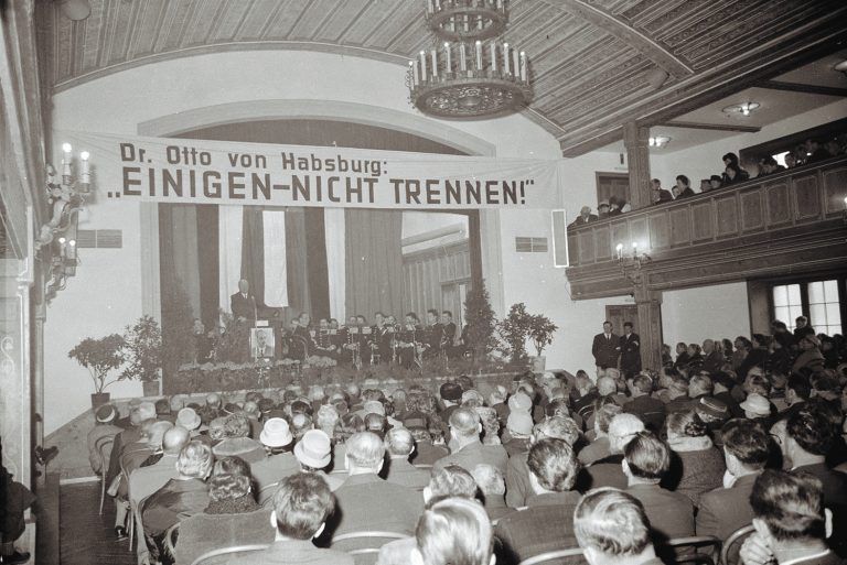 Otto Habsburg war zeitlebens politisch aktiv und vertrat dabei durchaus kontroverse Standpunkte. Als überzeugter Paneuropäer redete Habsburg allerdings auch schon sehr früh der europäischen Integration das Wort.