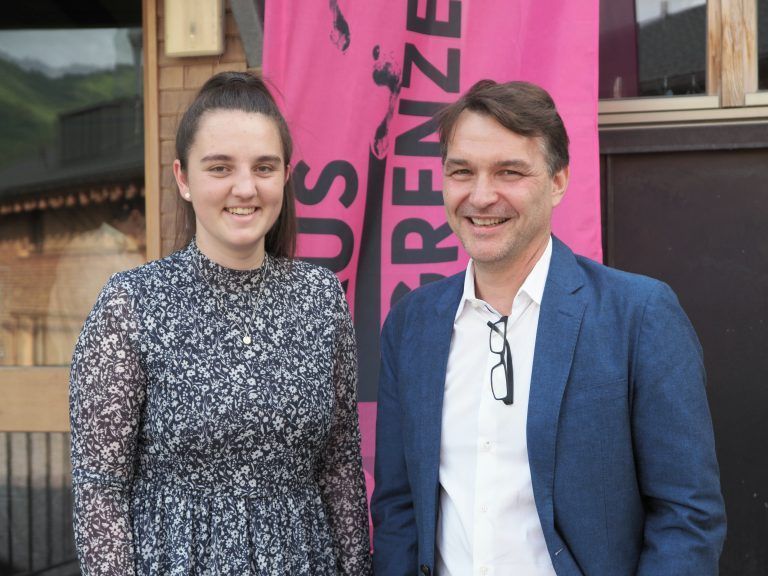 Anna Moosbrugger und Moderator Jens Schröder.