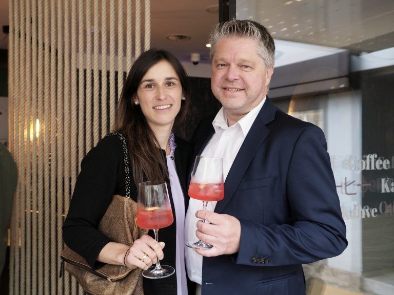 Nachbarn Verena und Heinz Koller.