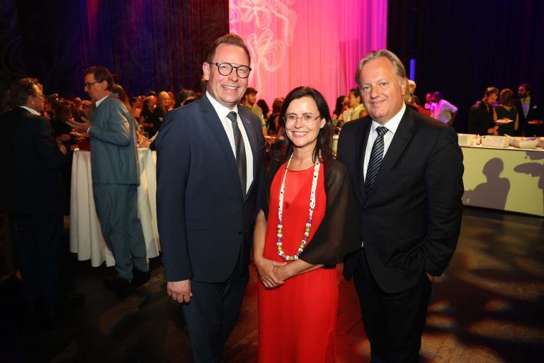 ORF-Landesdirektor Markus Klement (l.) mit Kolleginn Esther Mitterstiehler sowie ORF- Direktor Harald Kräuter (Technik und Digitalisierung).