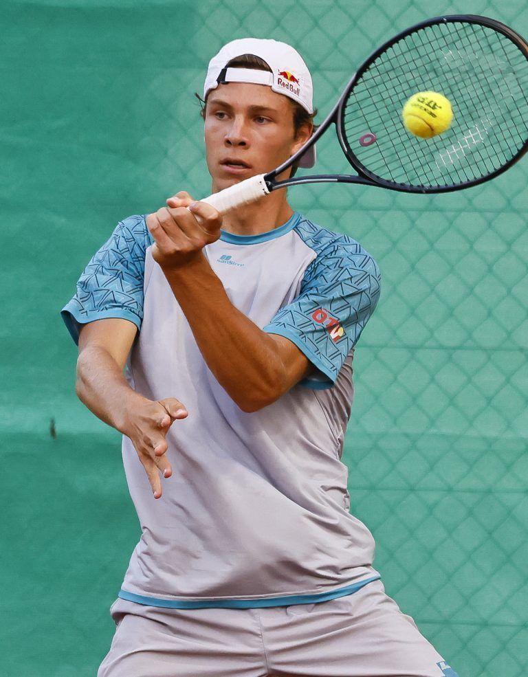 Joel Schwärzler ist einer von vier gesetzten Spielern im Einzel, die bei der U18-EM die Runde der letzten acht erreicht hat. <span class="copyright">Tennis Klosters</span>