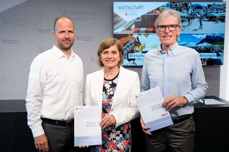 Landesrat Marco Tittler, Landesstatthalterin Barbara Schöbi-Fink und WKV-Präsident Wilfried Hopfner.<span class="copyright"> vlk/Serra</span>