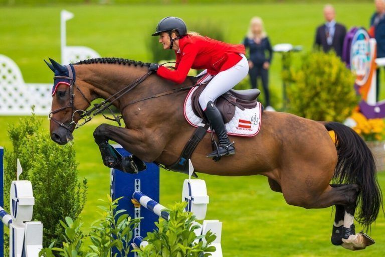 Als einzige OEPS-Reiterin blieb Katharina Rhomberg mit ihrem elfjährigen Westfalenwallach und Comme-il-faut-Sohn Cuma in beiden Umläufen fehlerfrei.GEPA