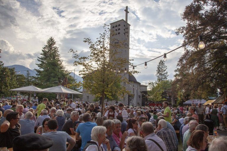 Am Wochenende wird das große Parkfest gefeiert.mel