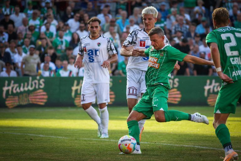 Auch Roman Kerschbaum trug sich beim 7:0-Sieg des SK Rapid gegen SV Donaufeld in die Liste der Torschützen ein.gepa