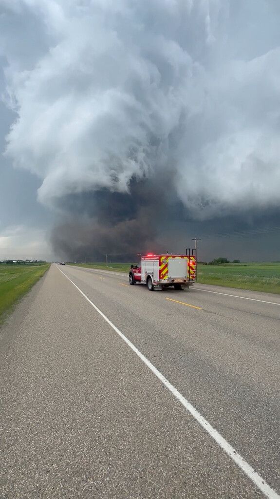 Riesiger Tornado hinterlässt Schneise der Verwüstung