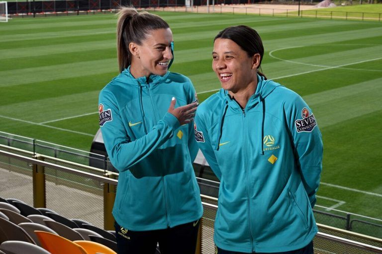 Australiens Kapitänin Sam Kerr (rechts) und Vize Steph Catley.afp