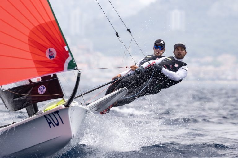 In den bisherigen sechs Wettfahrten bei den Pre Olympics vor Marseille erreichten Bildstein/Hussl vier Top-8-Ränge, darunter einen dritten Platz am gestrigen Tag. <span class="copyright">World Sailing</span>