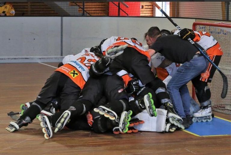 Der Jubel über den Sieg im Grunddurchgang war bei den Spielerinnen der Wolfurt Walkers groß - der Jubel über den Titelgewinn soll folgen.Verein