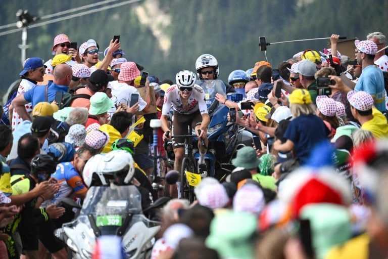Der Osttiroler Felix Gall hat sensationell die Königsetappe der 110. Tour de France für sich entschieden.APA/2, Reuters