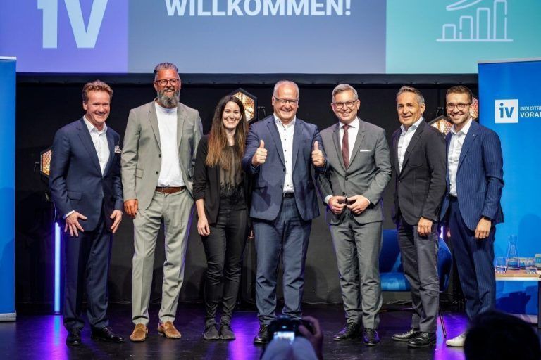 Die Industriellen-Spitze mit Finanzminister Magnus Brunner. IV