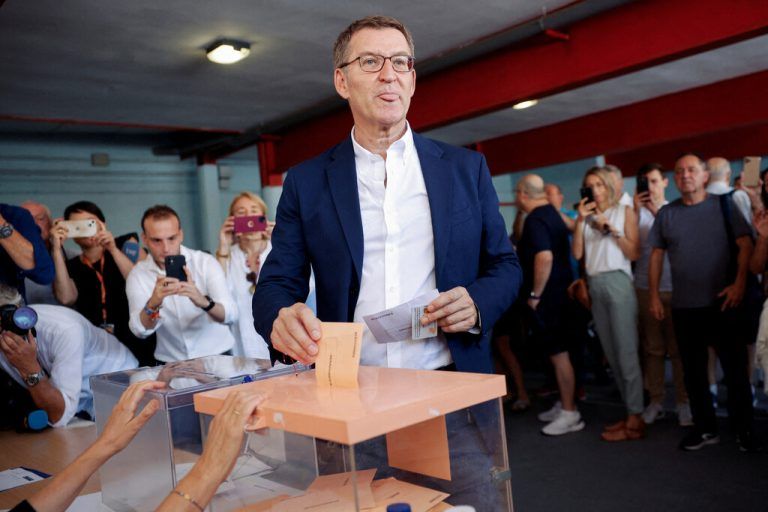 Die Volkspartei von Oppositionsführer Alberto Núñez Feijóo lieferte sich ein knappes Rennen mit den regierenden Sozialisten. reuters