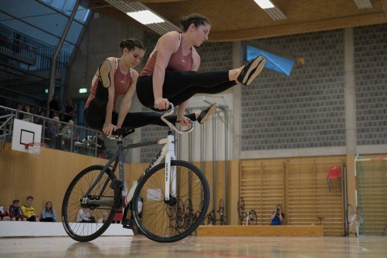 Die WM-Starterinnen Rosa Kopf (r.) und Svenja Bachmann sind im Zweier auch die Titelfavoritinnen. Radsportverband/Nicolussi