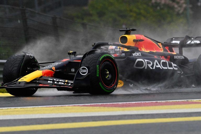 Doppel-Weltmeister Max Verstappen fährt mit seinem Red-Bull-Boliden zurzeit in einer eigenen Liga.AP