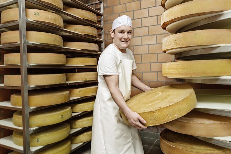 Florian Lang produziert besten Vorarlberger Bergkäse. FA