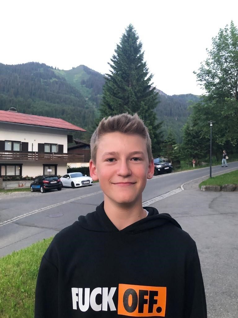 Ich würde es bevorzugen, wenn ein Raum in Riezlern gefunden wird, wo sich die Jugendlichen in der Mittagspause treffen und Zeit miteinander verbringen können. Erik Kromp, 13